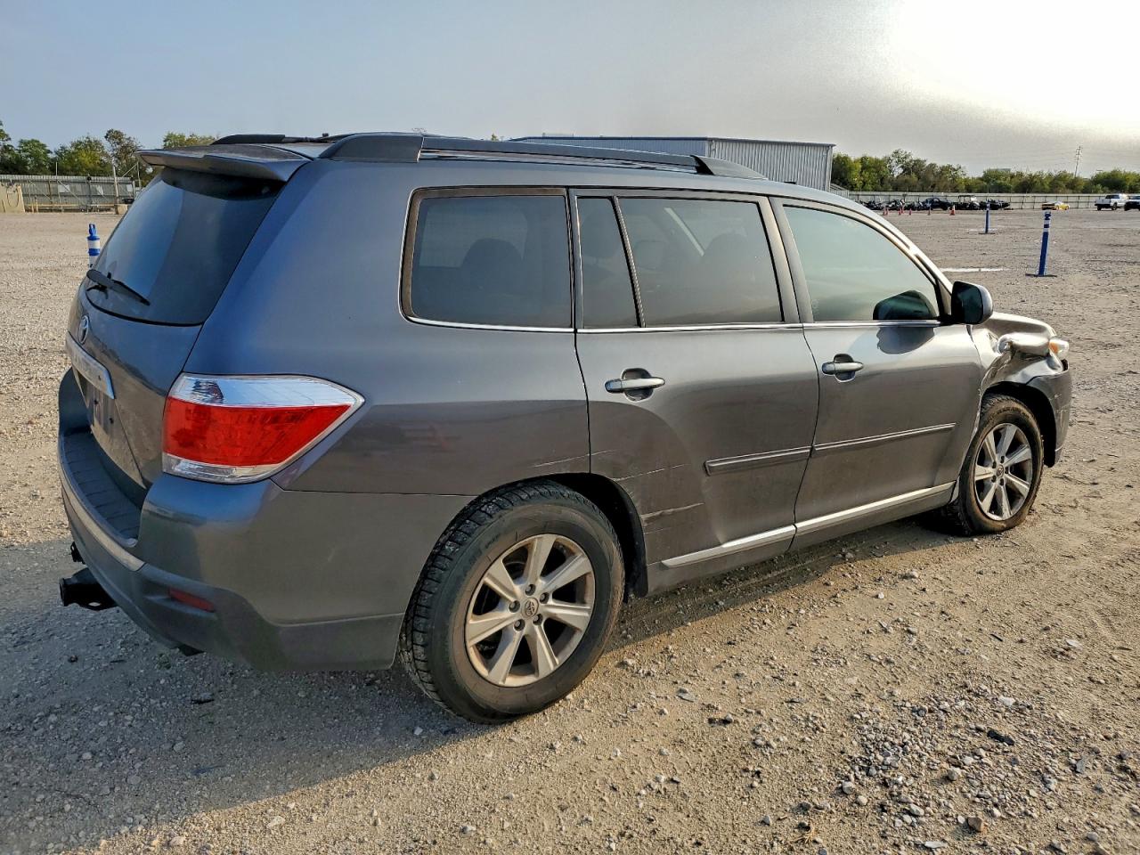 TOYOTA HIGHLANDER BASE