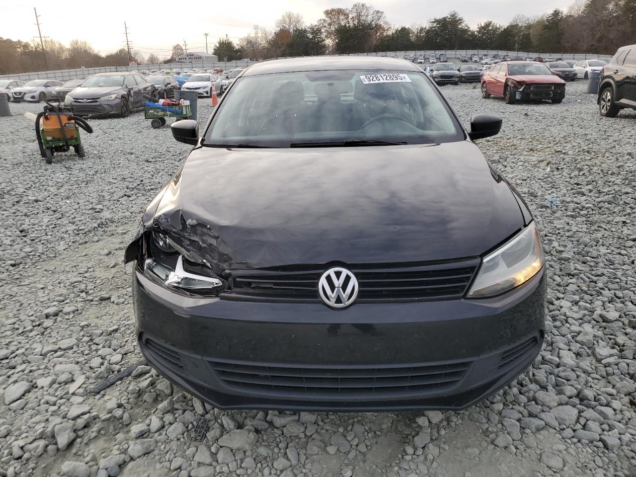 VOLKSWAGEN JETTA BASE