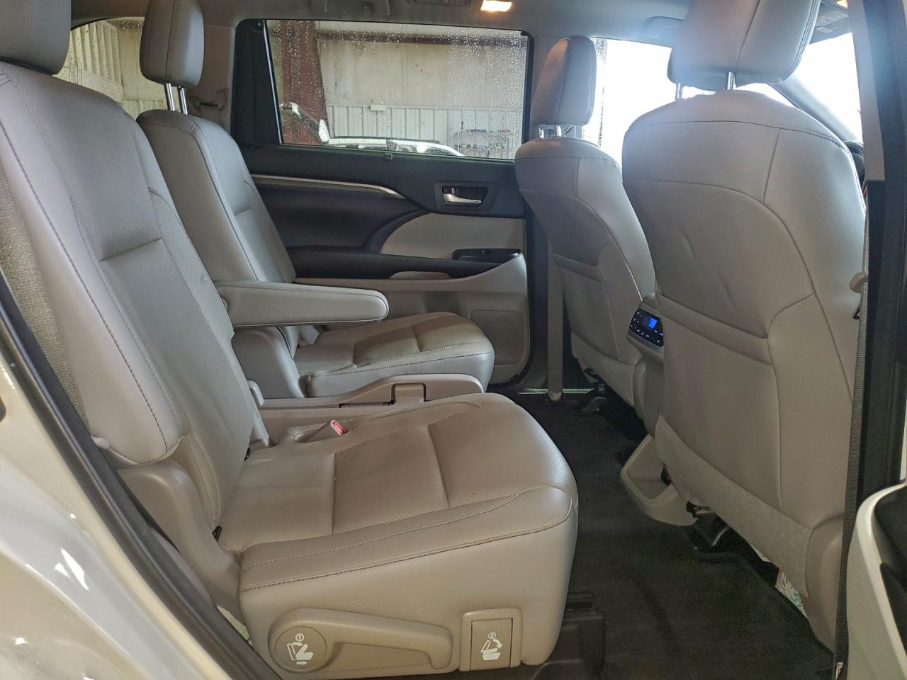 TOYOTA HIGHLANDER LIMITED