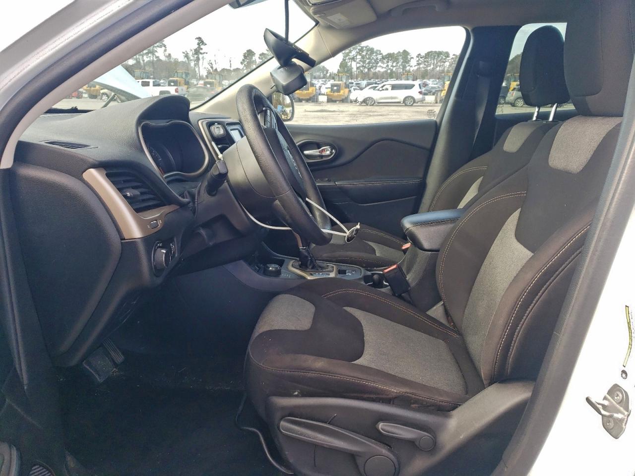 JEEP GRAND CHEROKEE SPORT