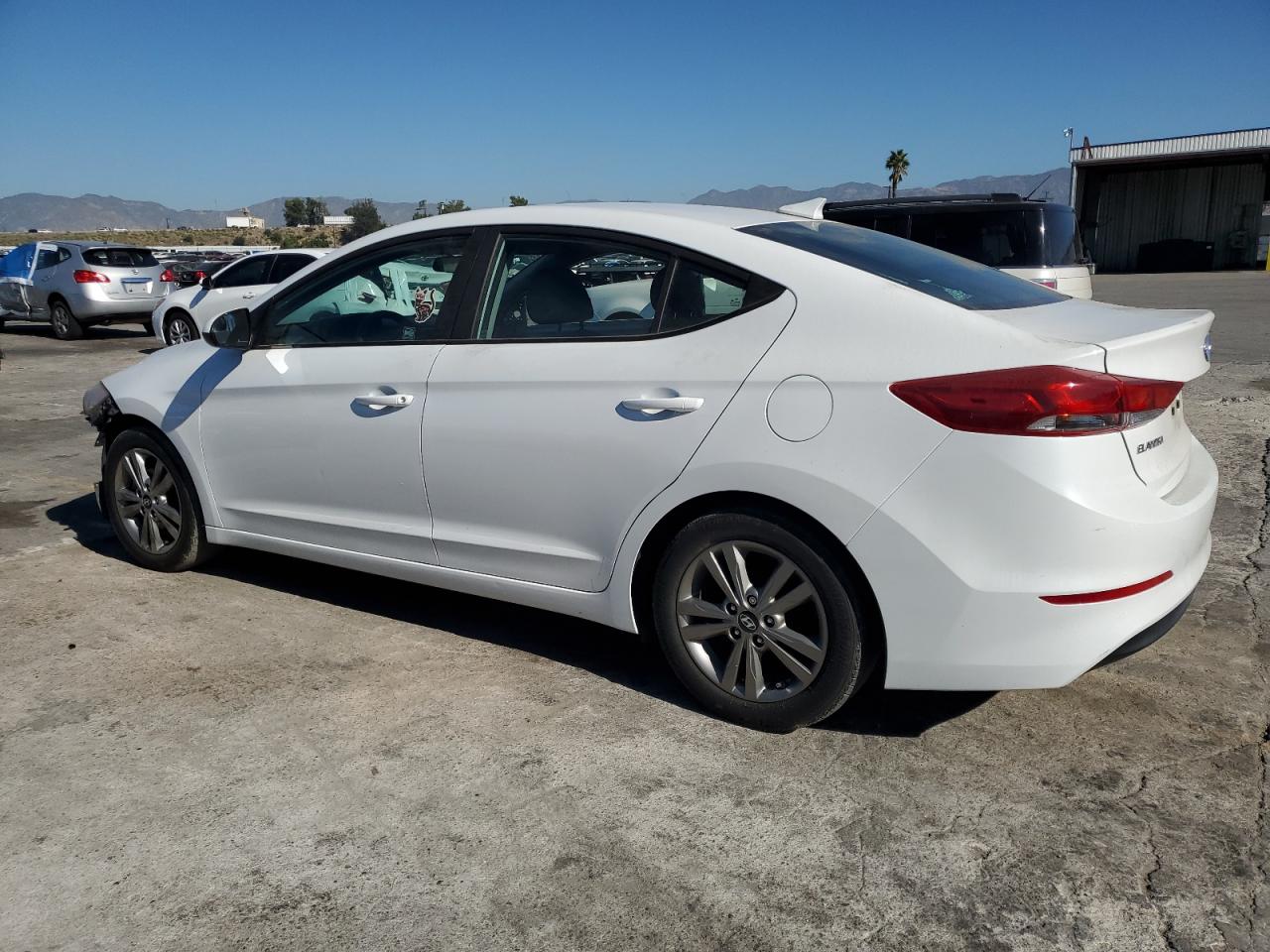 HYUNDAI ELANTRA SE