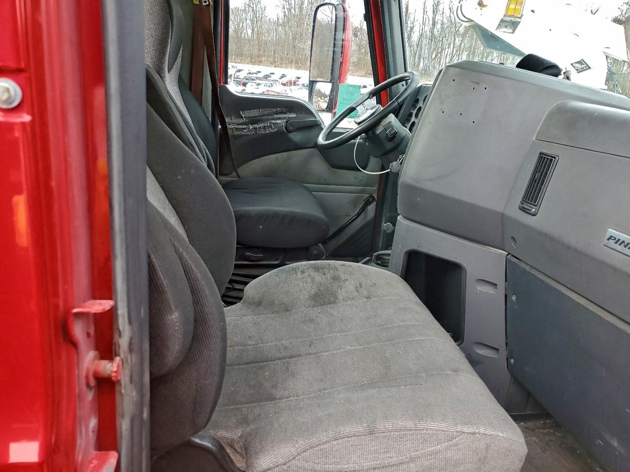 Lot #3296892819 2017 MACK CXU613