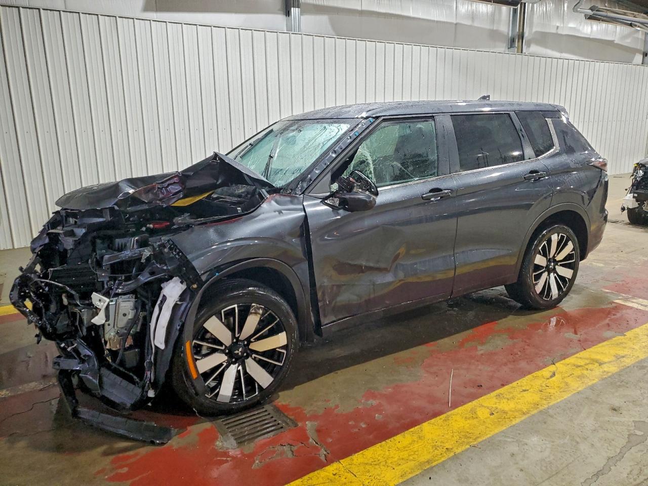 MITSUBISHI OUTLANDER SE