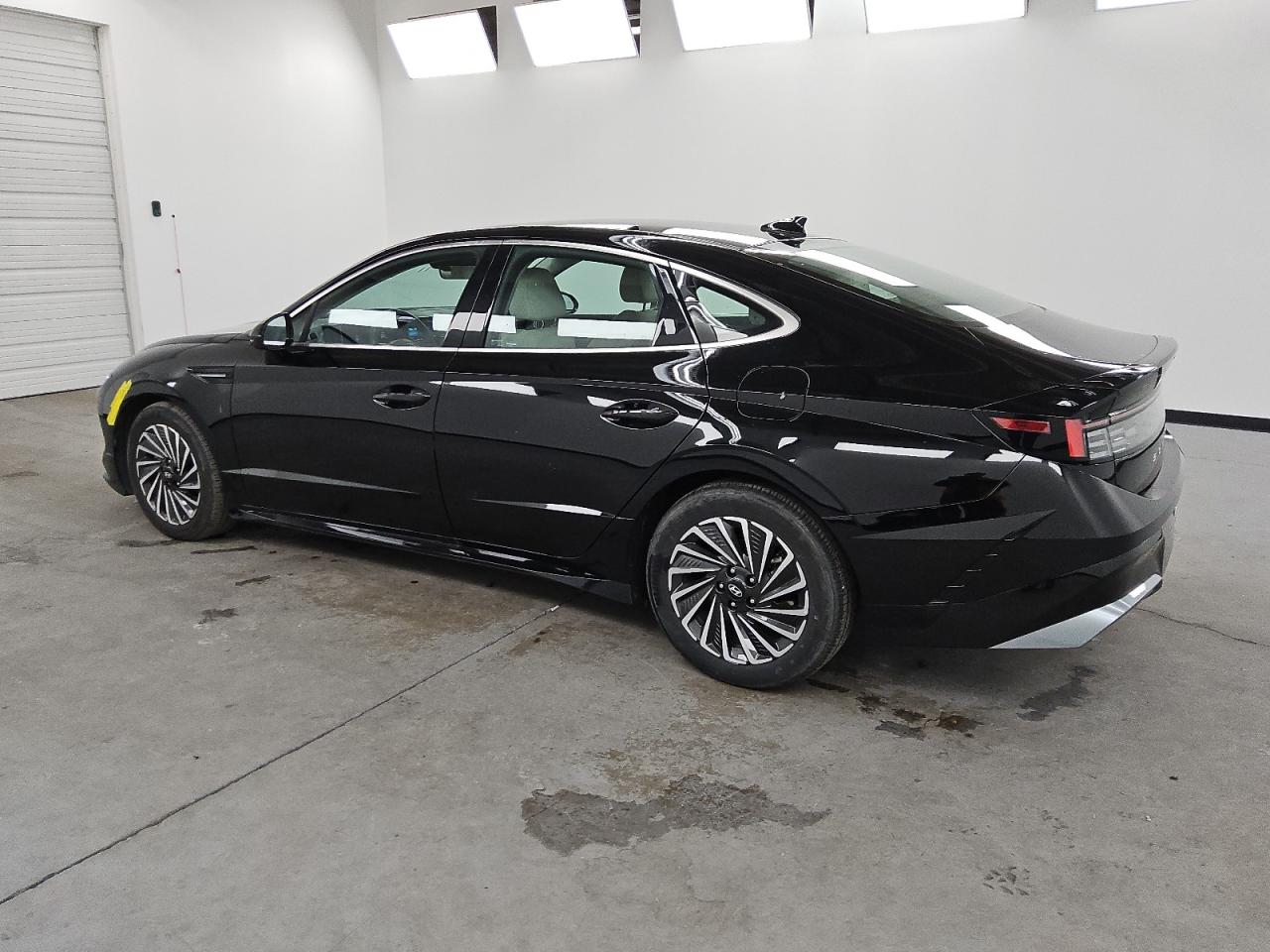 HYUNDAI SONATA HYBRID