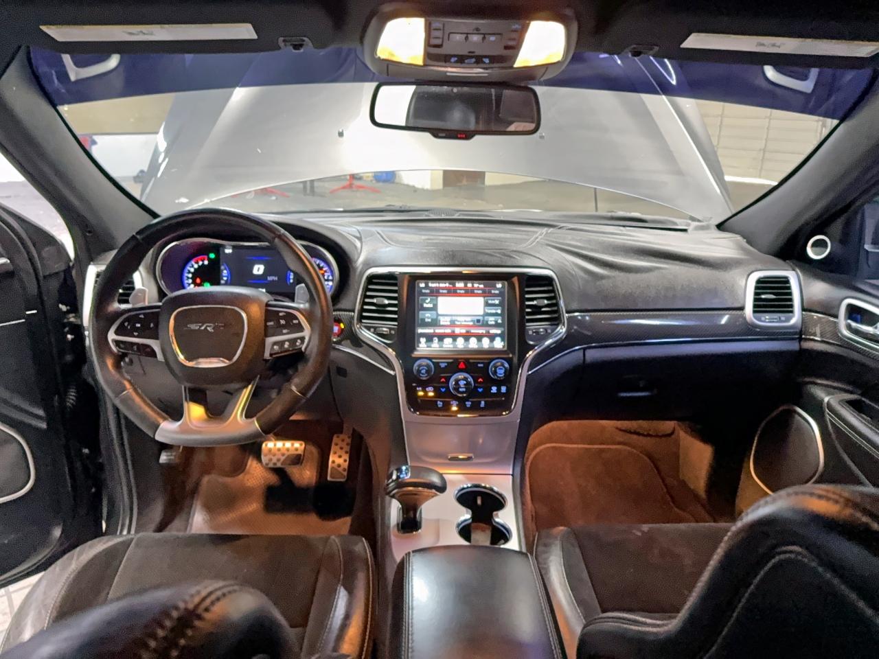 JEEP GRAND CHEROKEE SRT-8