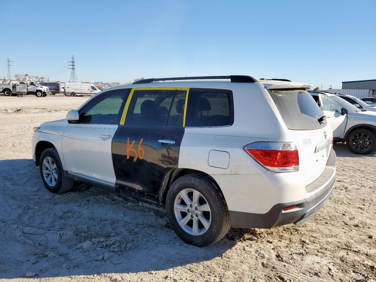 TOYOTA HIGHLANDER BASE