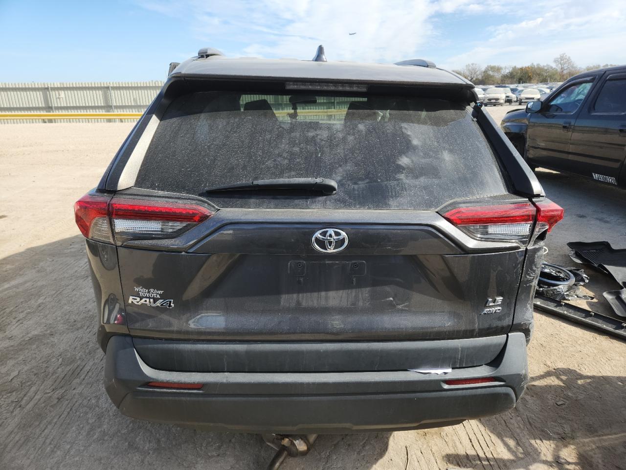 TOYOTA RAV4 LE