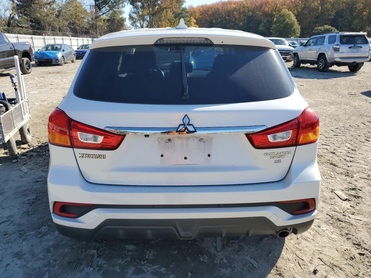 MITSUBISHI OUTLANDER SE