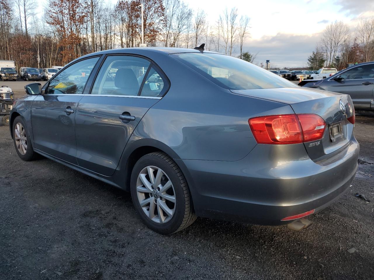 VOLKSWAGEN JETTA SE