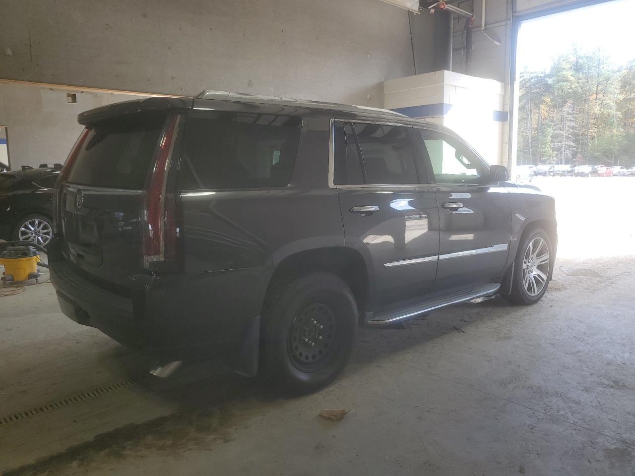 CADILLAC ESCALADE LUXURY