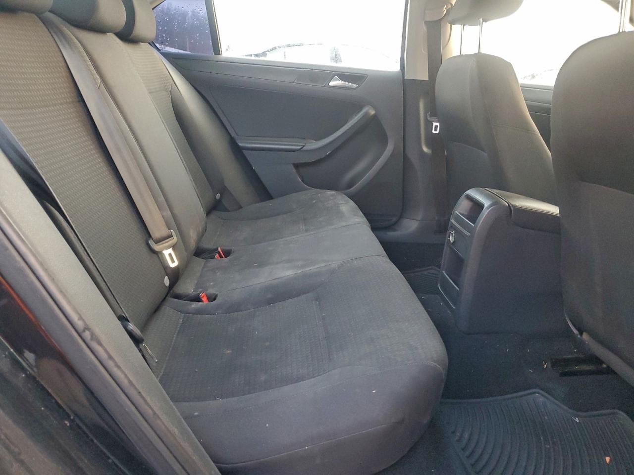 VOLKSWAGEN JETTA BASE