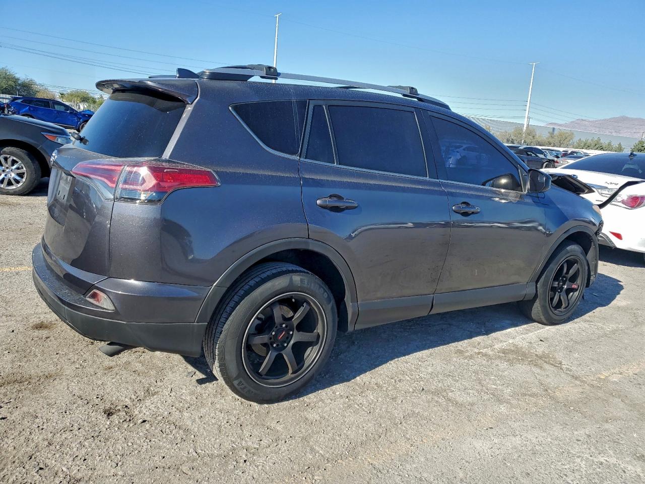TOYOTA RAV4 LE