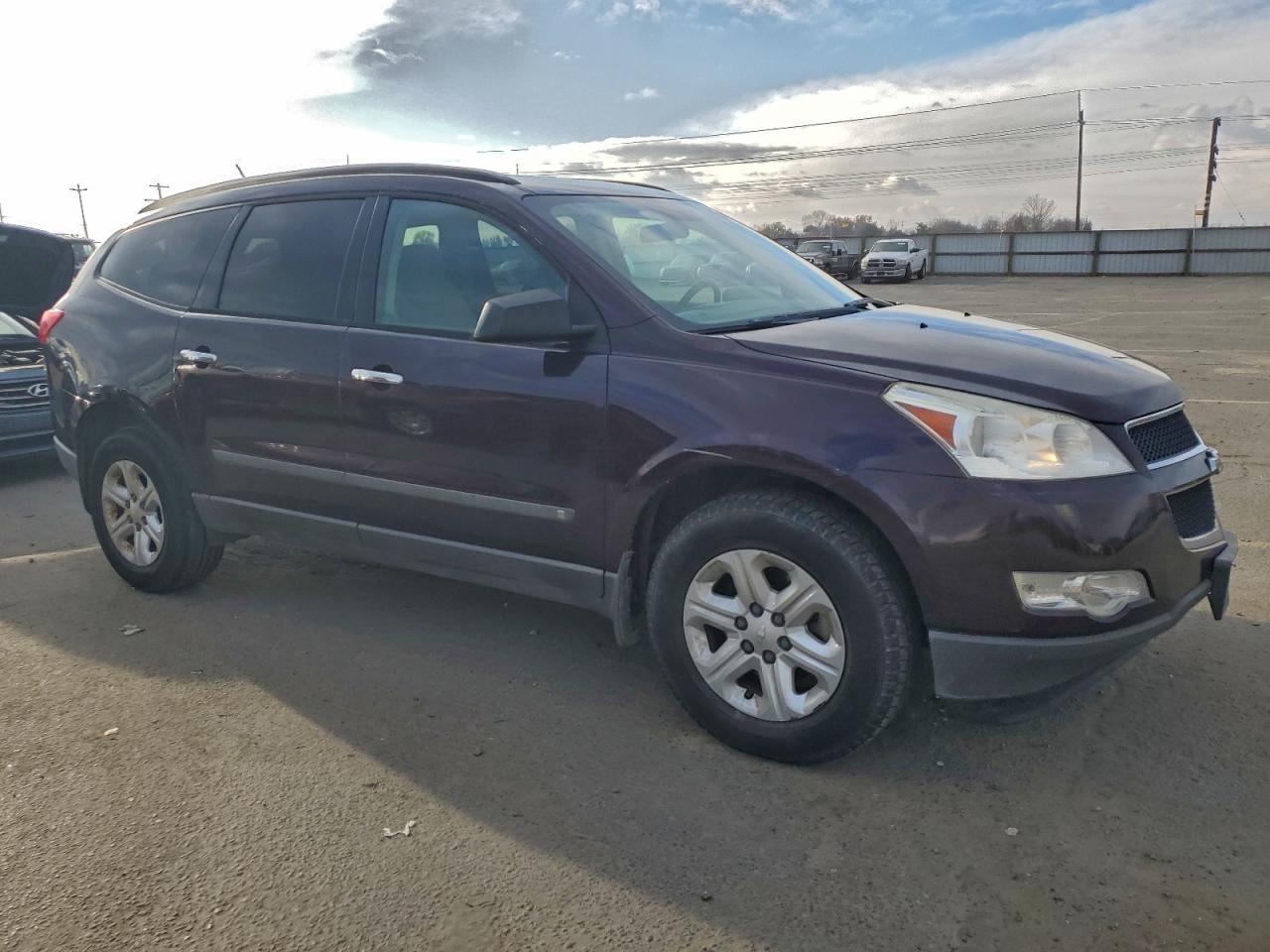 CHEVROLET TRAVERSE LS