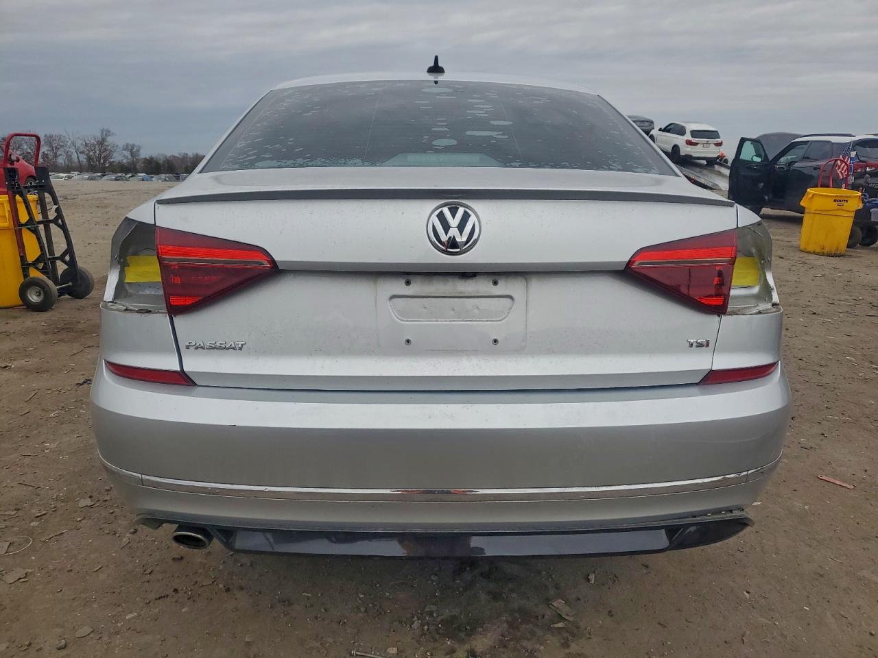 VOLKSWAGEN PASSAT S