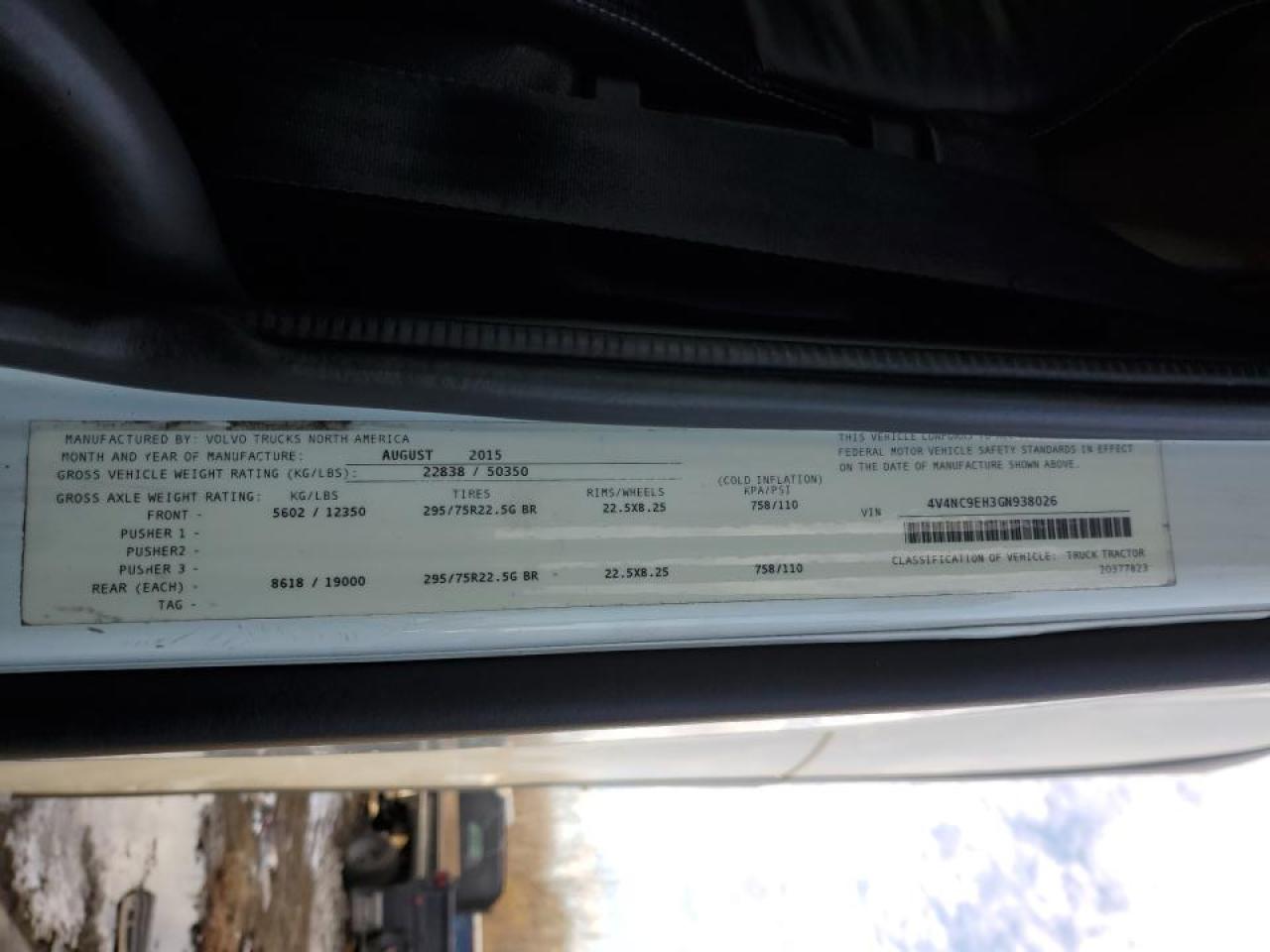 Lot #3290372770 2016 VOLVO VNL