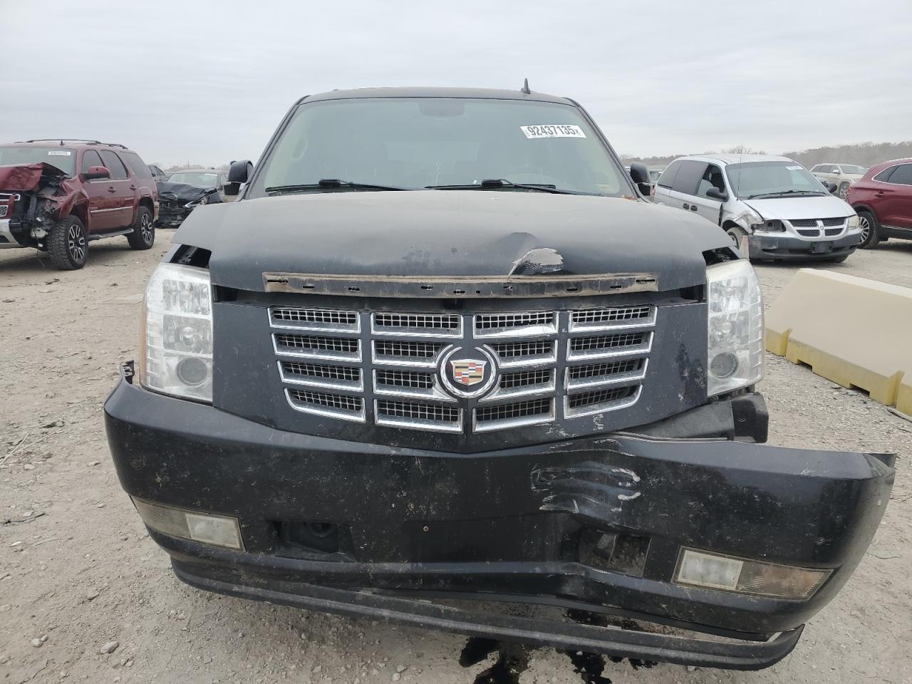 CADILLAC ESCALADE LUXURY