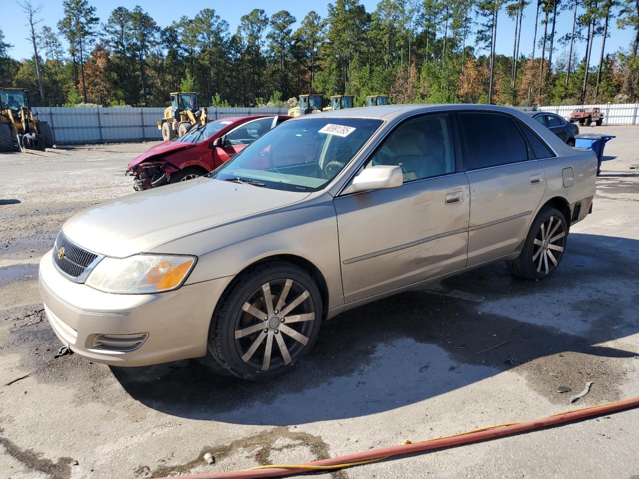 Lot #3285498858 2000 TOYOTA AVALON XL