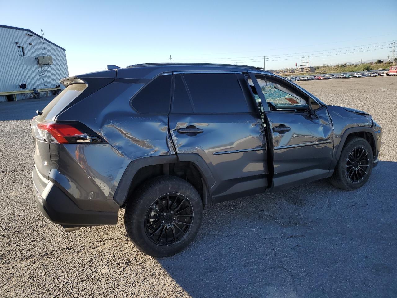 TOYOTA RAV4 LE