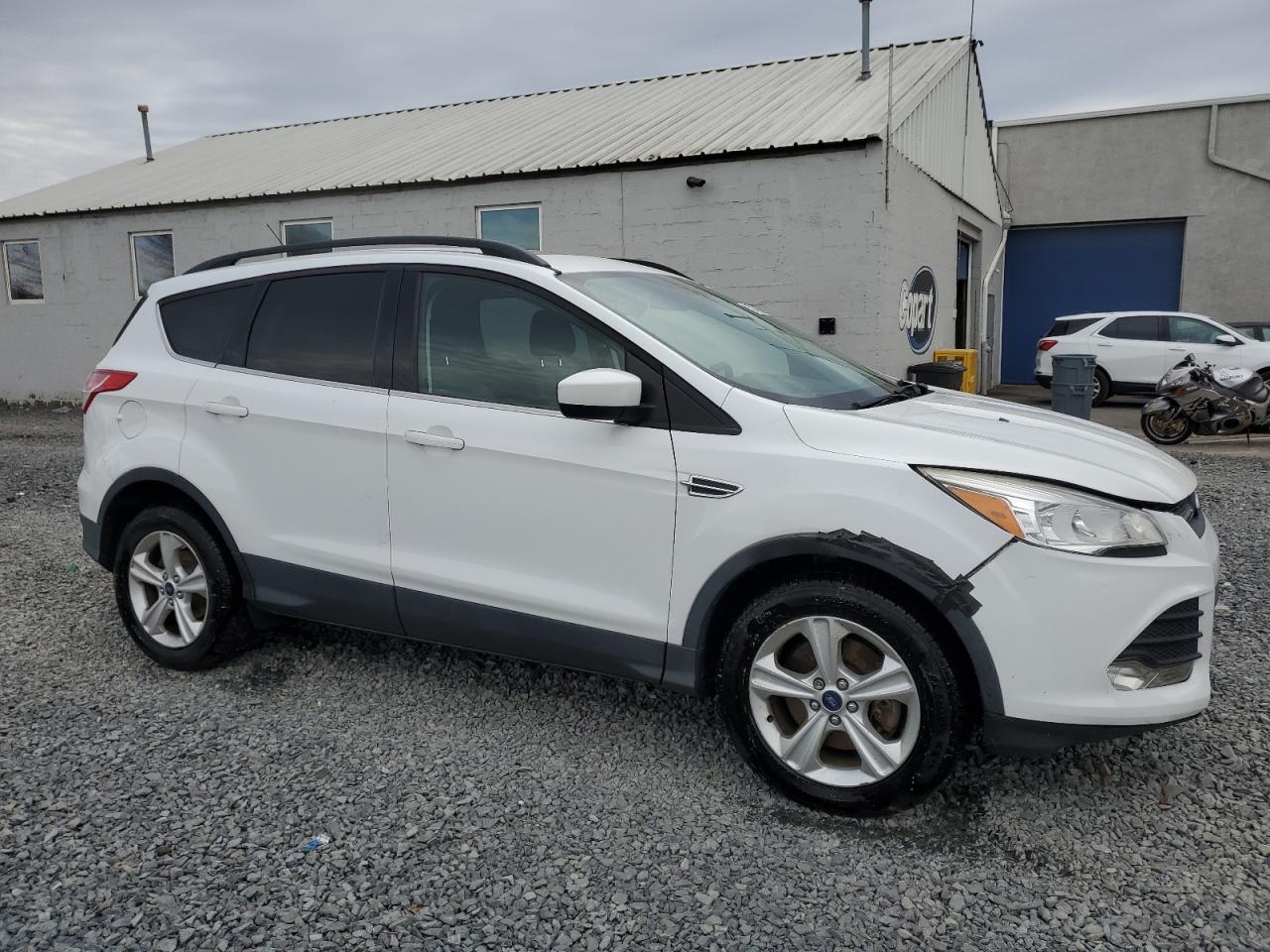 FORD ESCAPE SE