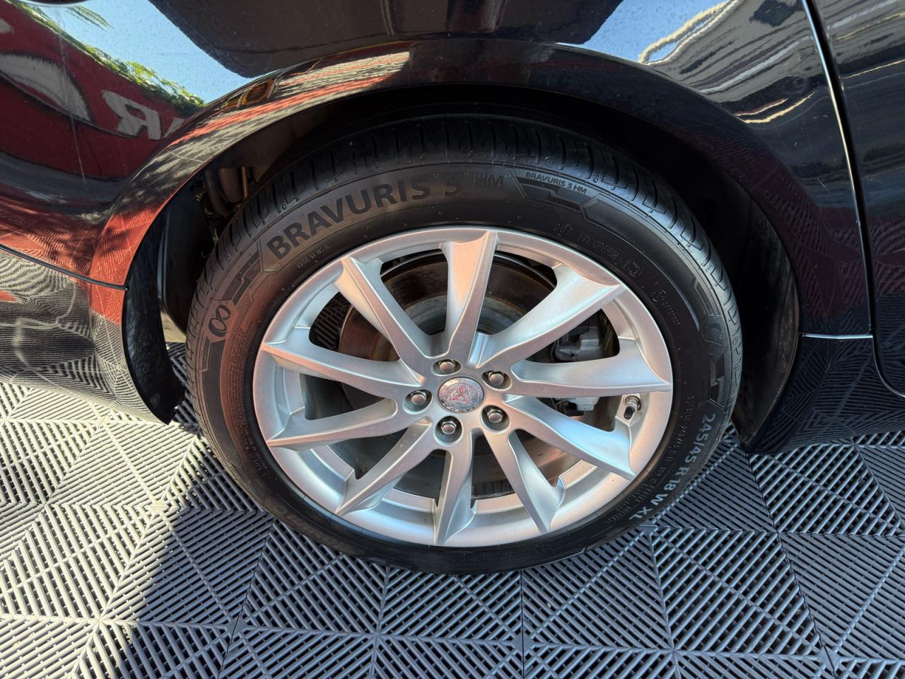 JAGUAR XF 2.0T PREMIUM