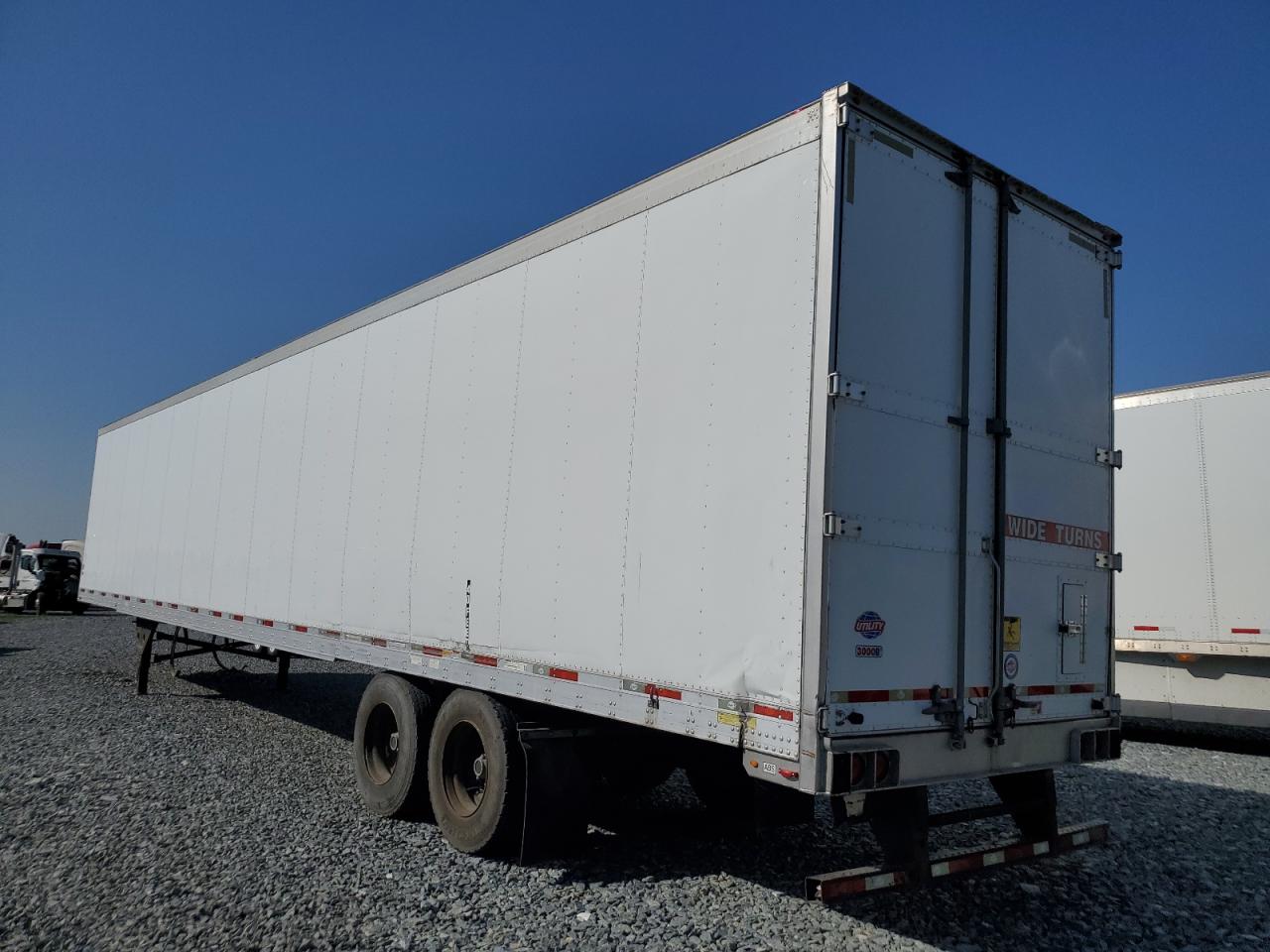 Lot #3283767452 2016 UTILITY VS2RA