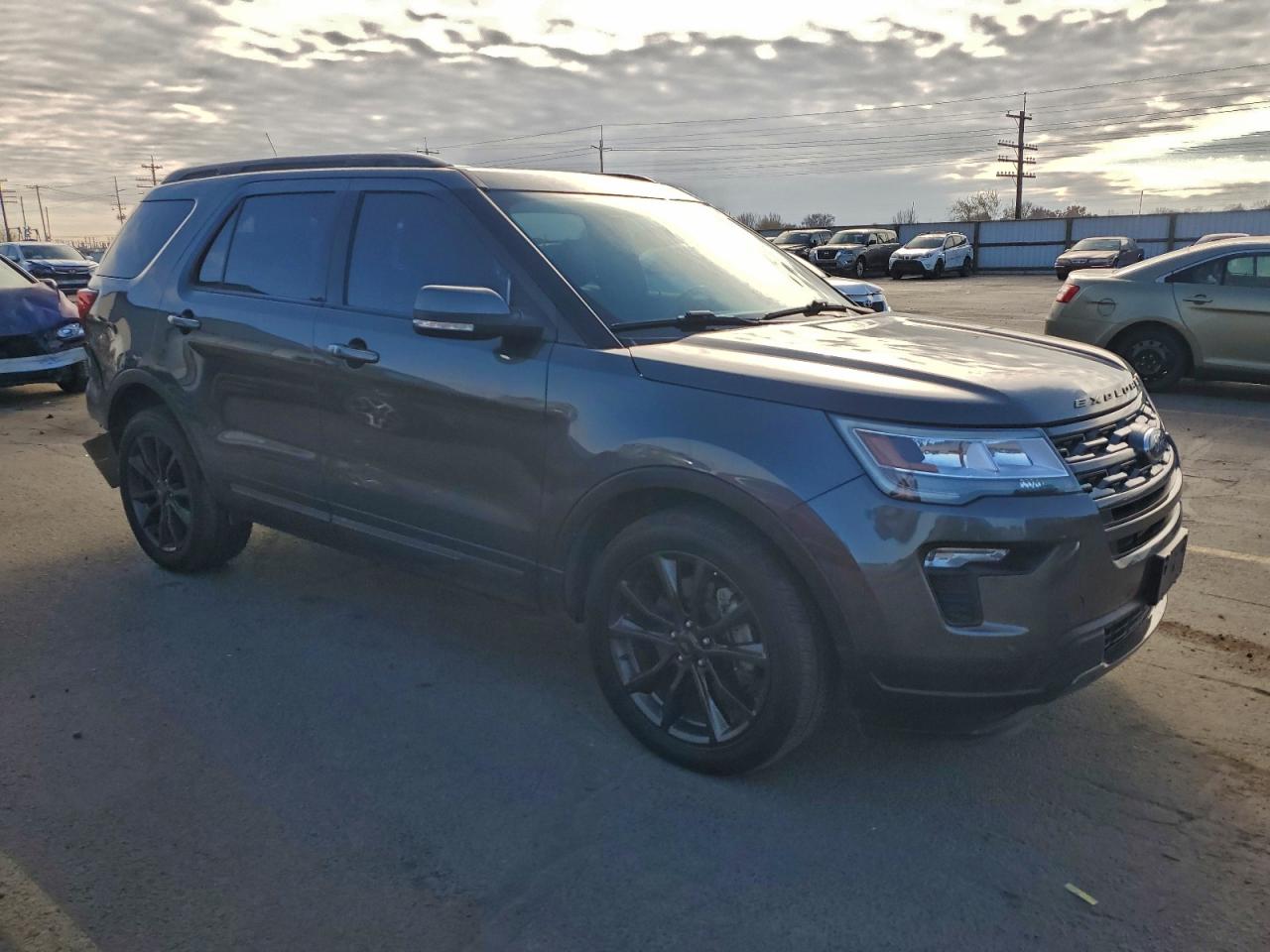 FORD EXPLORER XLT