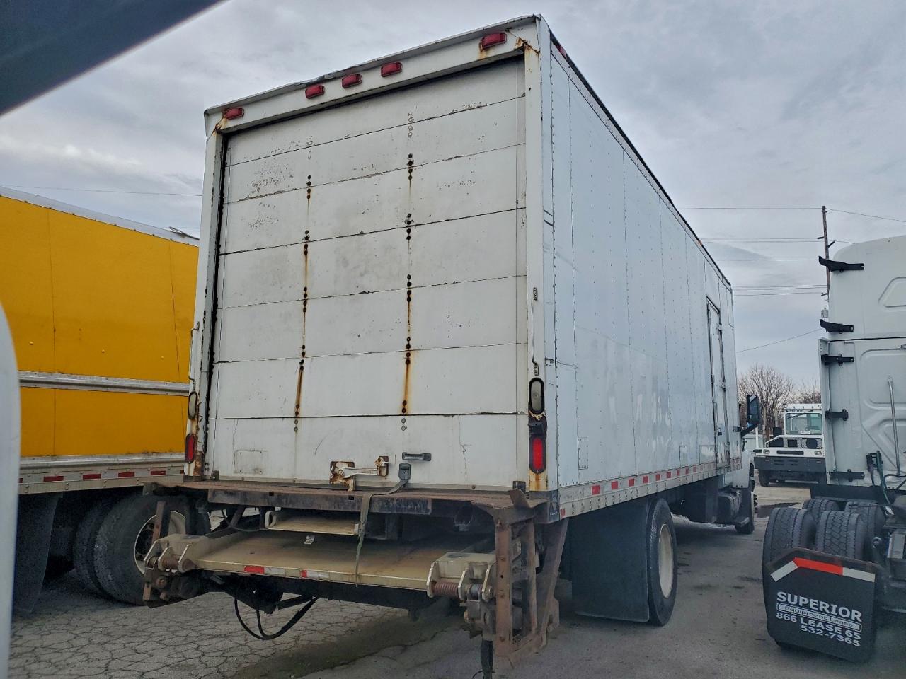 Lot #3301868960 2007 GMC C7500