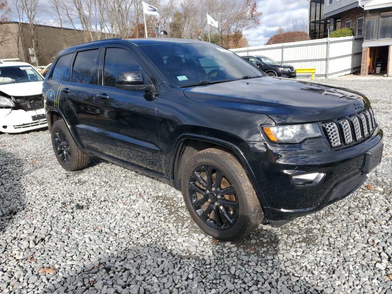 JEEP GRAND CHEROKEE LAREDO