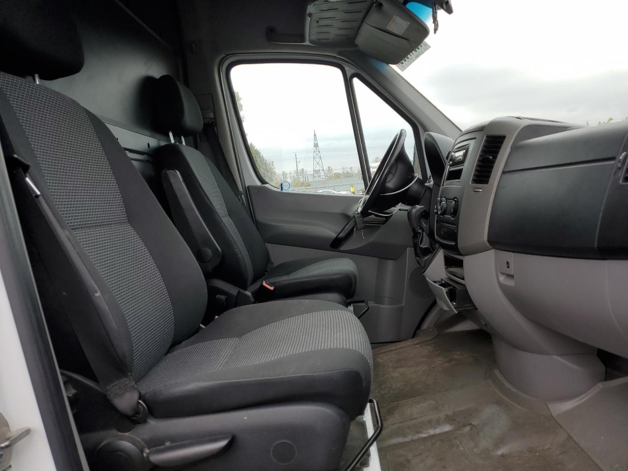 MERCEDES-BENZ SPRINTER 2500