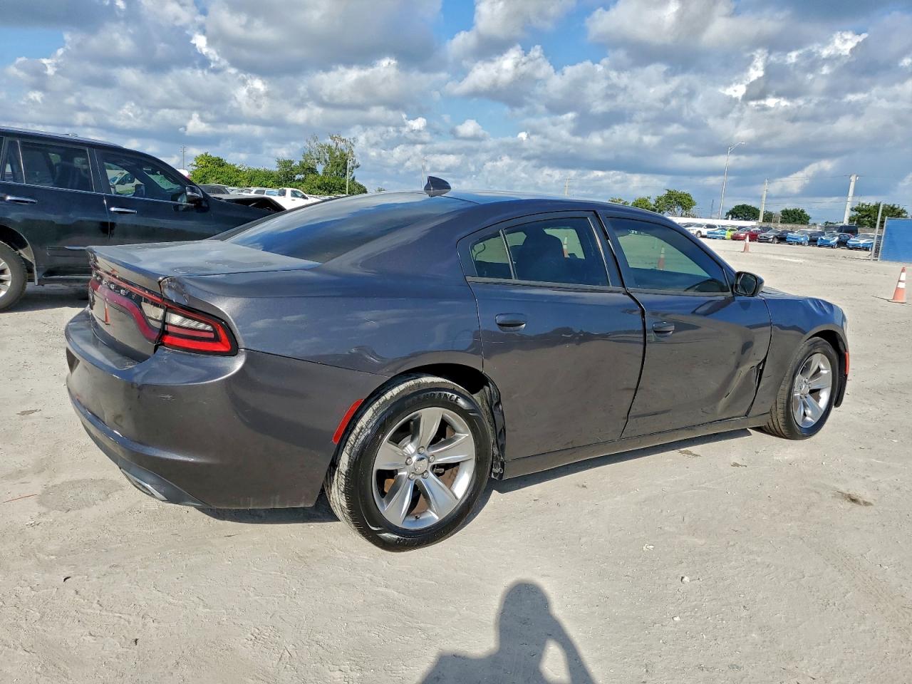 DODGE CHARGER SXT