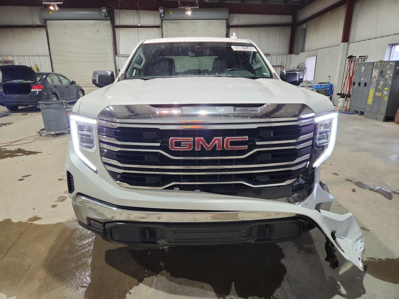 GMC SIERRA C1500 SLT