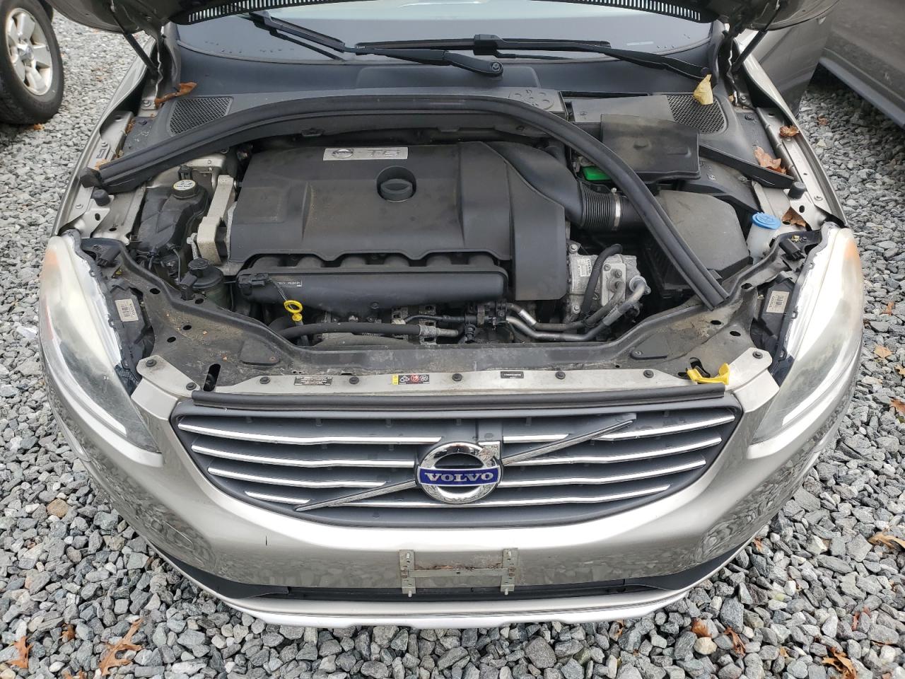 VOLVO XC60 T6 PREMIER