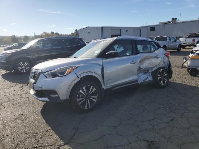 NISSAN KICKS SR