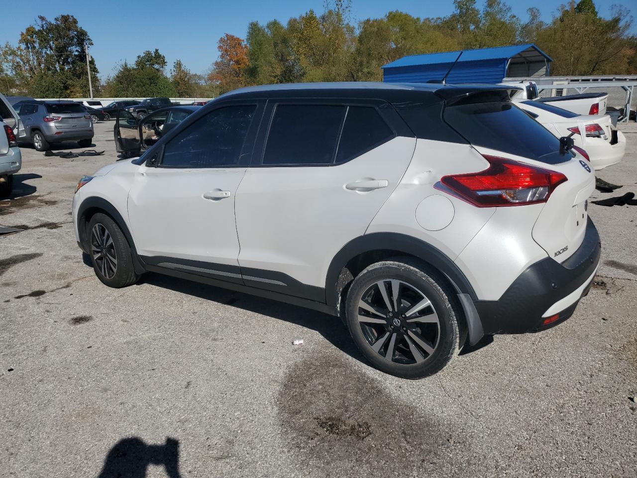 NISSAN KICKS SR