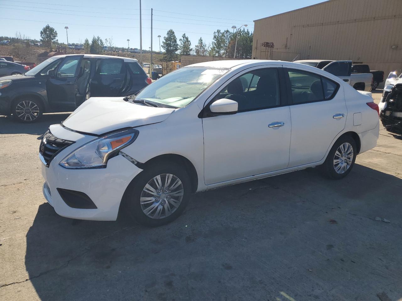 NISSAN VERSA S
