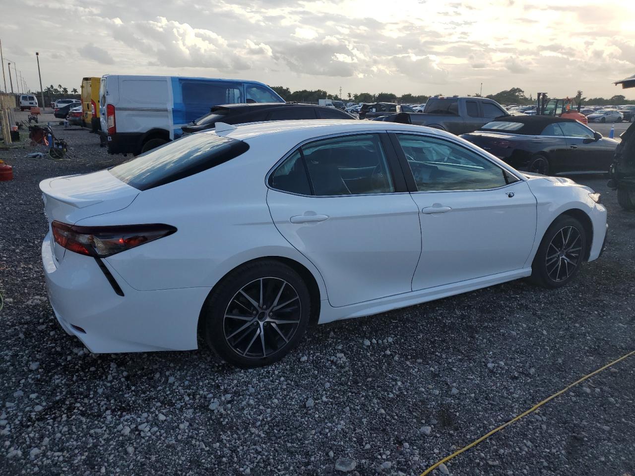 Lot #3318960933 2024 TOYOTA CAMRY SE N