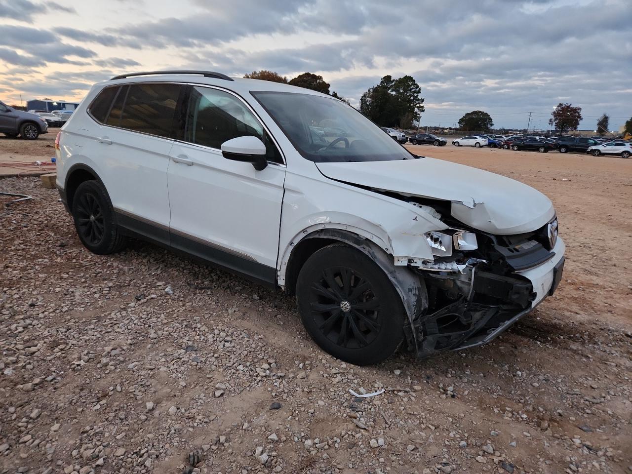 VOLKSWAGEN TIGUAN SE