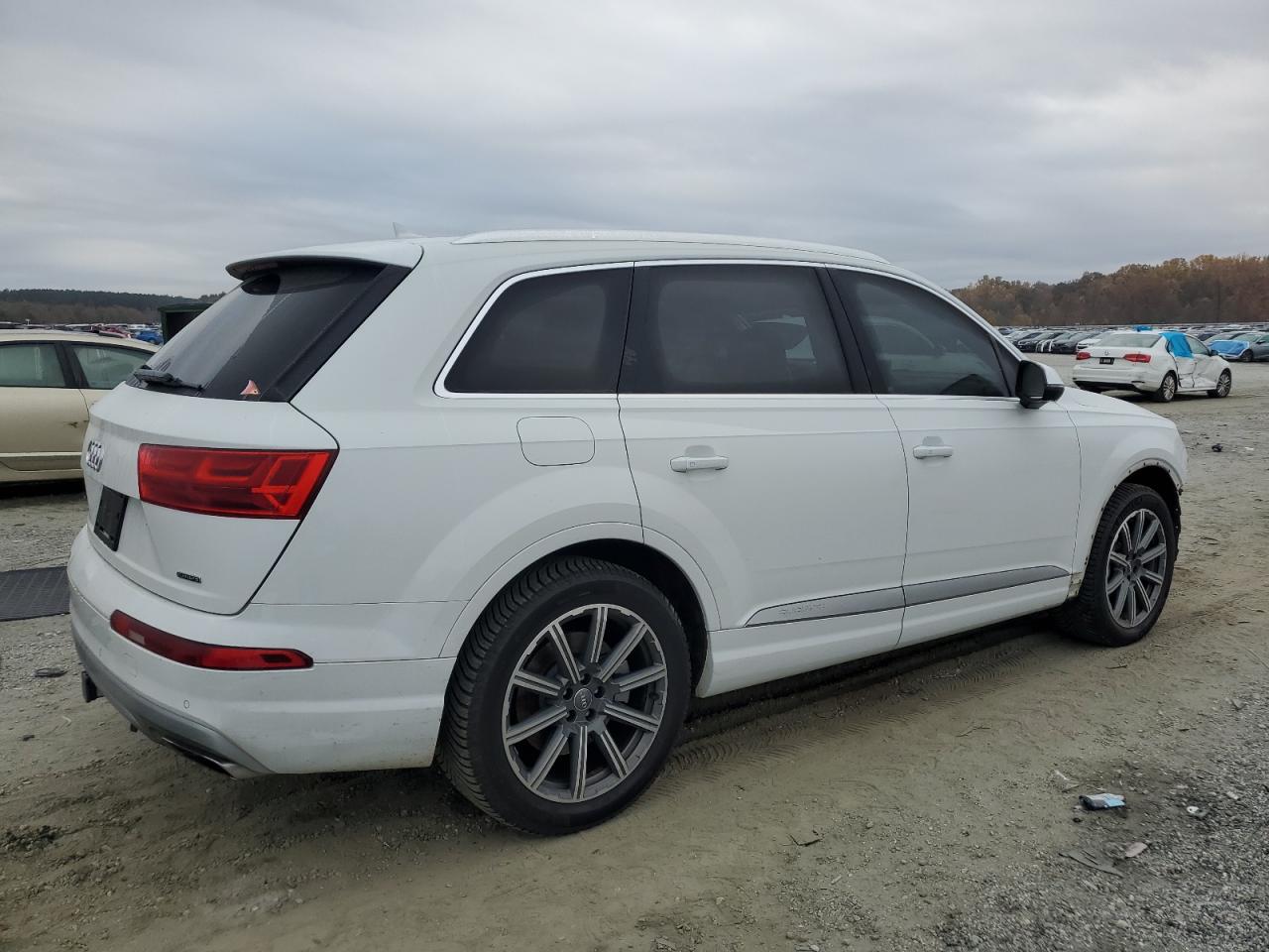 AUDI Q7 PREMIUM PLUS