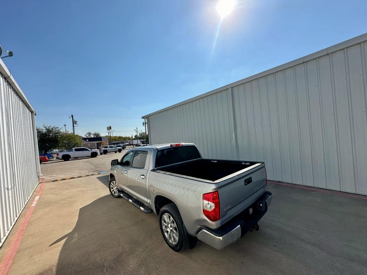 TOYOTA TUNDRA CREWMAX LIMITED