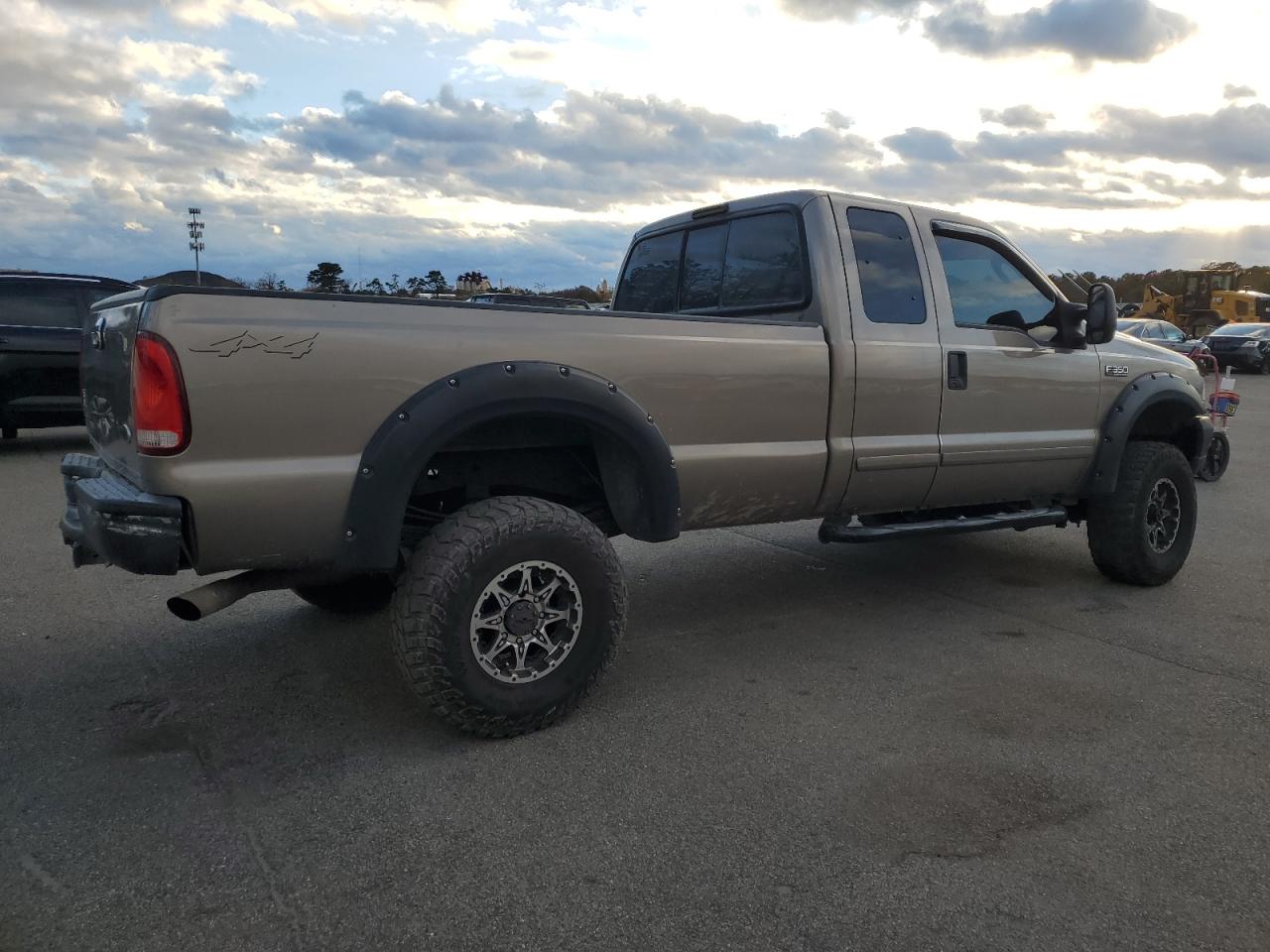 Lot #3315888103 2003 FORD F350 SRW S