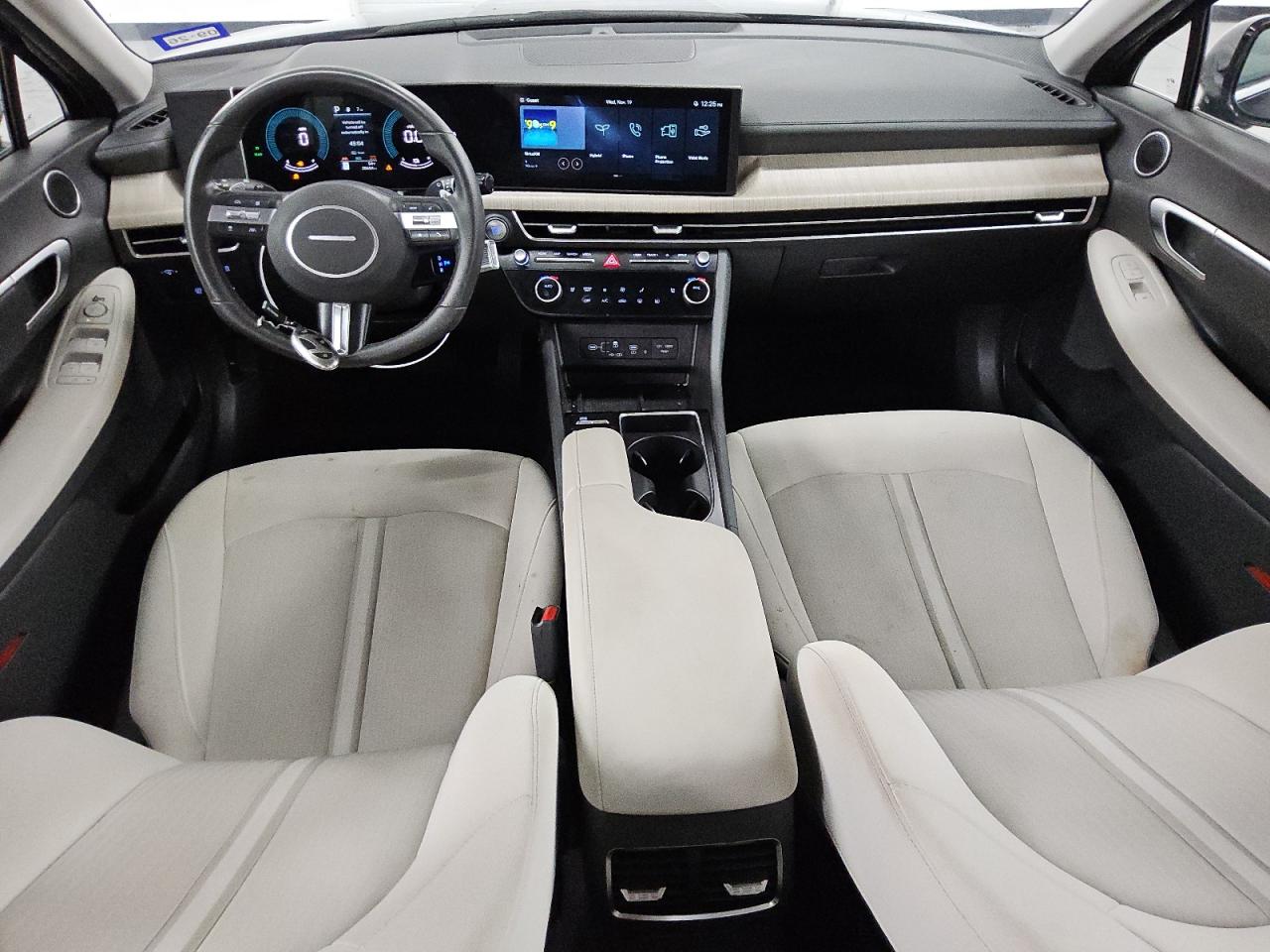 HYUNDAI SONATA HYBRID