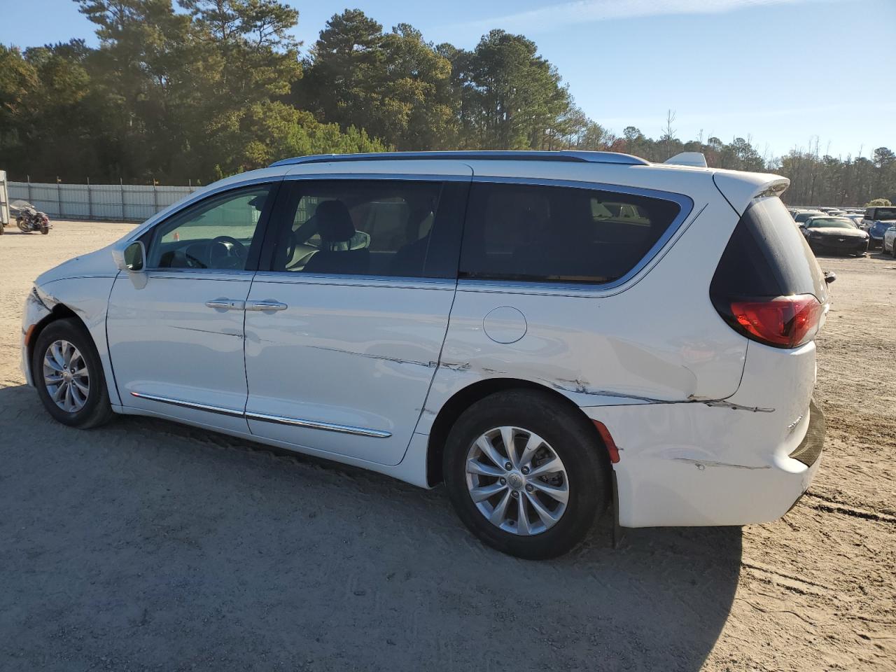 CHRYSLER PACIFICA TOURING L