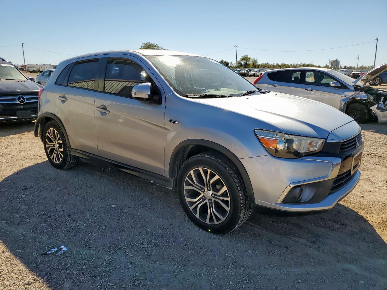 MITSUBISHI OUTLANDER ES