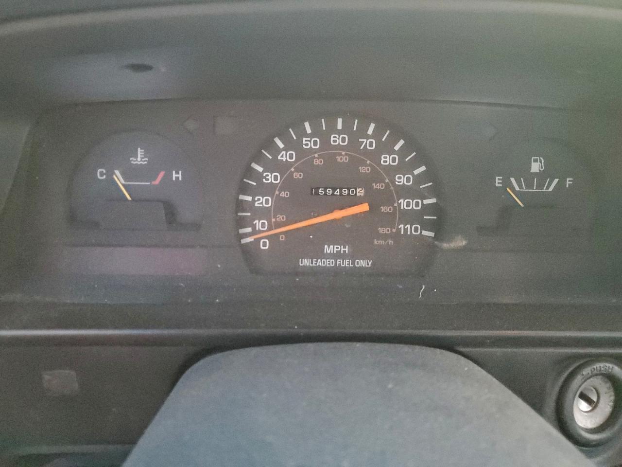 Lot #3304069499 1989 TOYOTA PICKUP 1/2