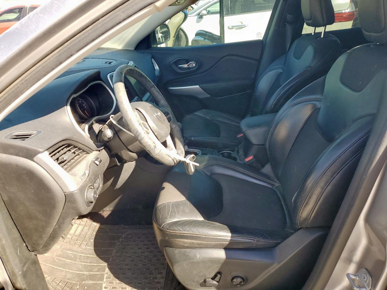 JEEP GRAND CHEROKEE LATITUDE PLUS