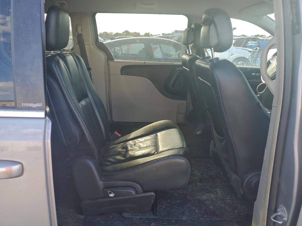 CHRYSLER TOWN & COUNTRY TOURING