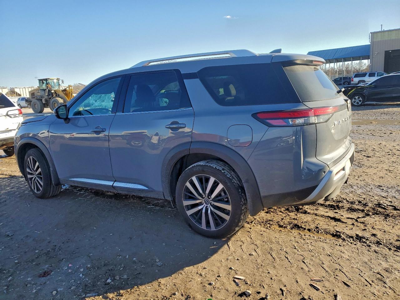 NISSAN PATHFINDER PLATINUM