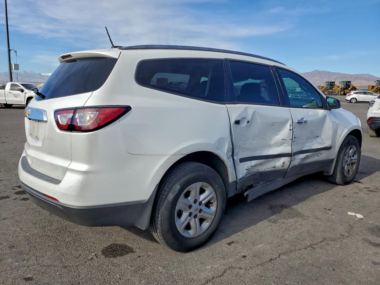 CHEVROLET TRAVERSE LS