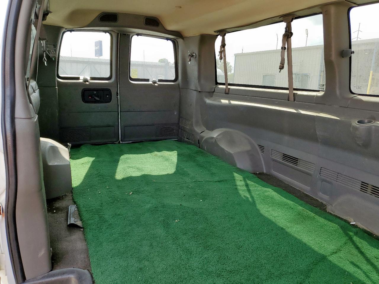 CHEVROLET EXPRESS LT