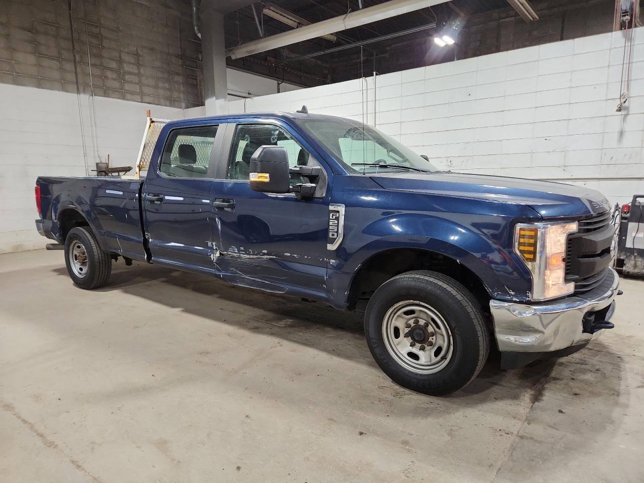 FORD F-250 SUPER DUTY